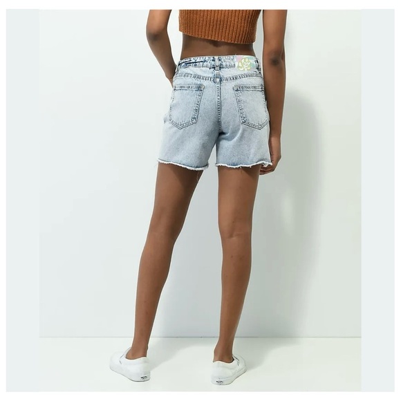 Unionbay Nate Shore Wash Distressed Jean Shorts - Picture 5 of 7